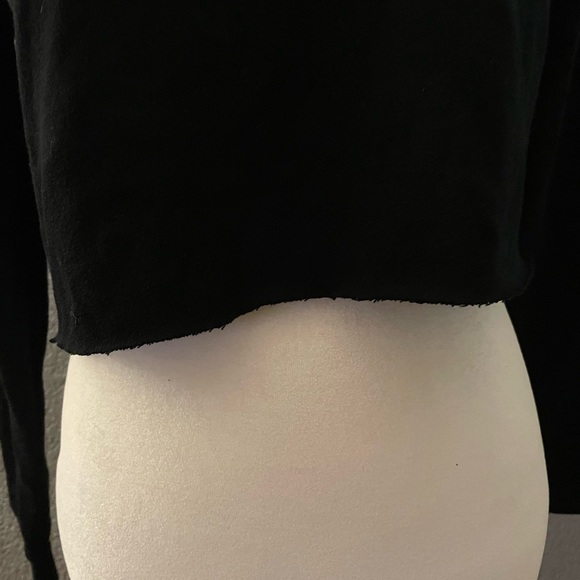 2️⃣6️⃣Juicy Couture Crop Hooded Sweatshirt Size S Black Color - Picture 5 of 10